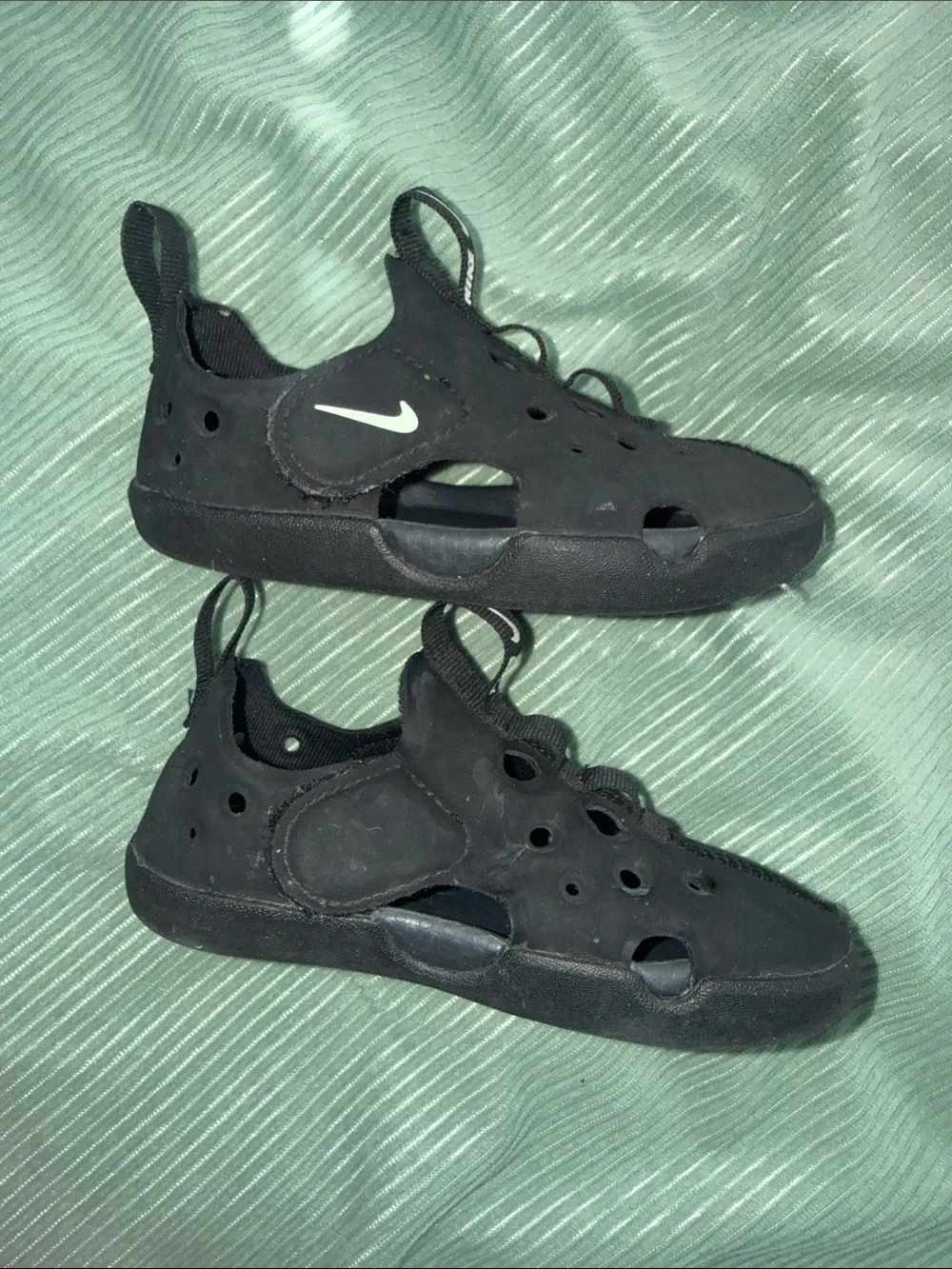 Nike easy pull